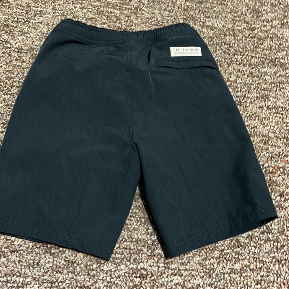 Shorts In mint condition . - Picture 2 of 3